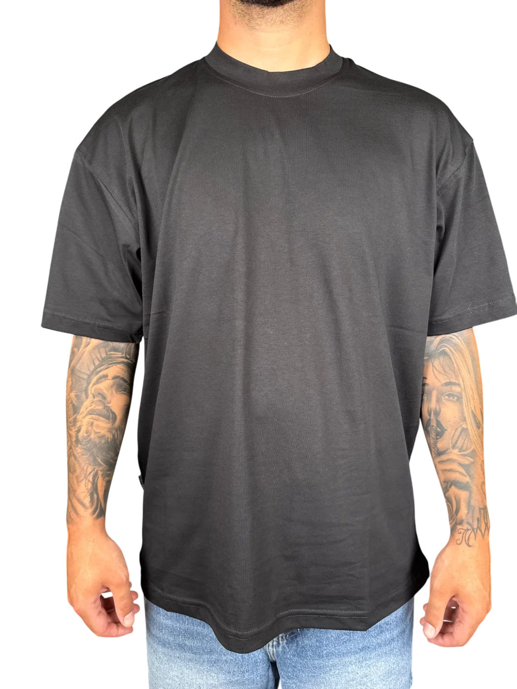 t-shirt par-dessus
